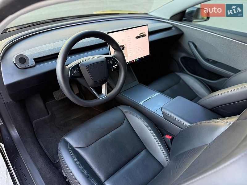 Седан Tesla Model 3 2024 в Днепре