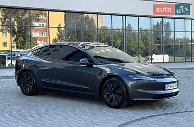 Седан Tesla Model 3 2024 в Днепре
