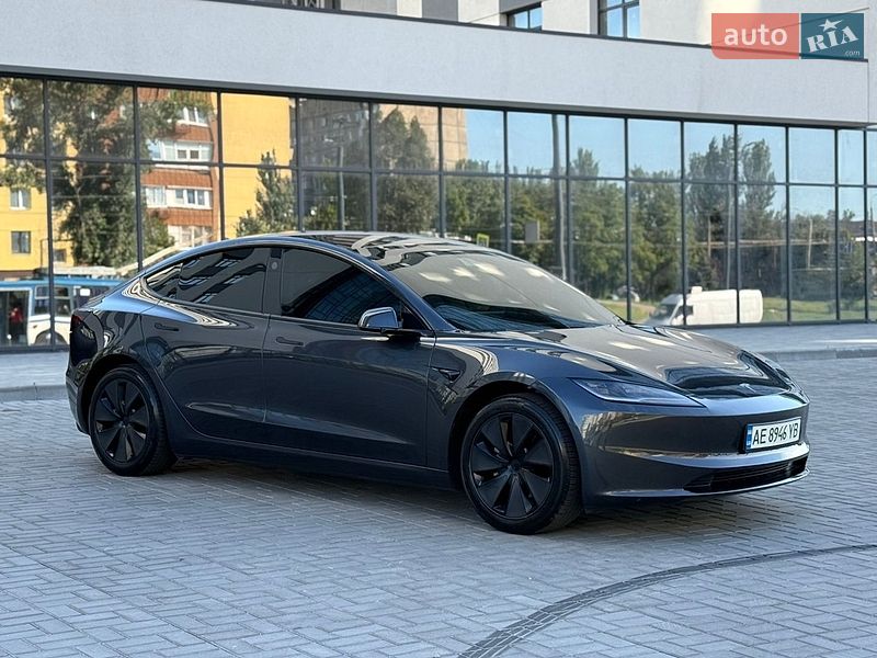 Седан Tesla Model 3 2024 в Днепре