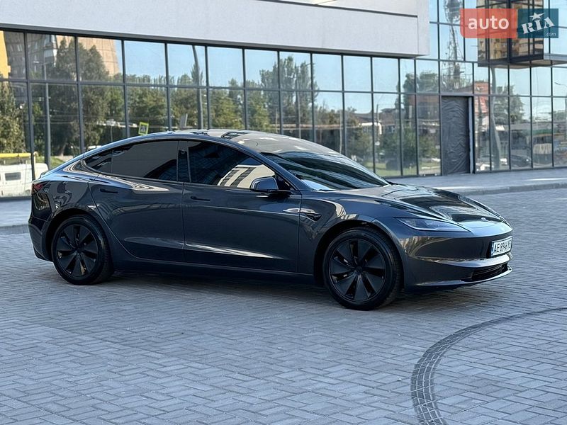 Седан Tesla Model 3 2024 в Днепре