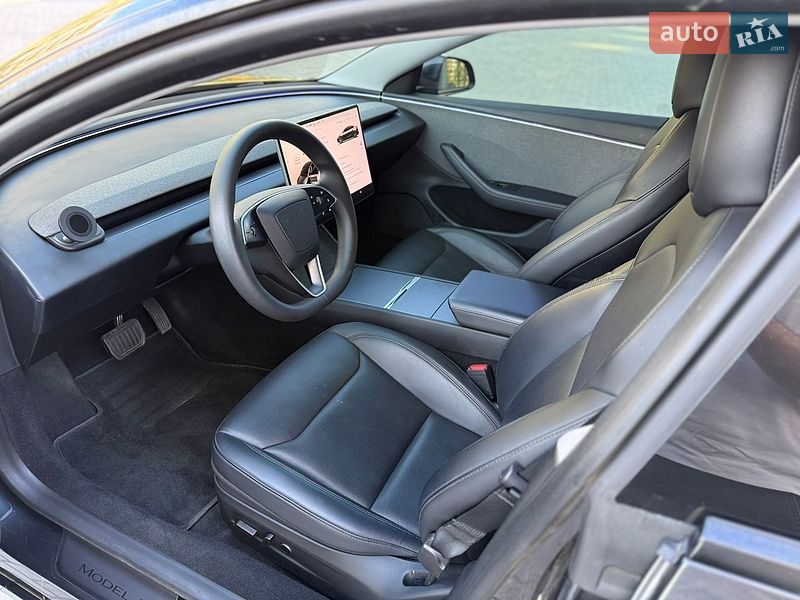 Седан Tesla Model 3 2024 в Днепре