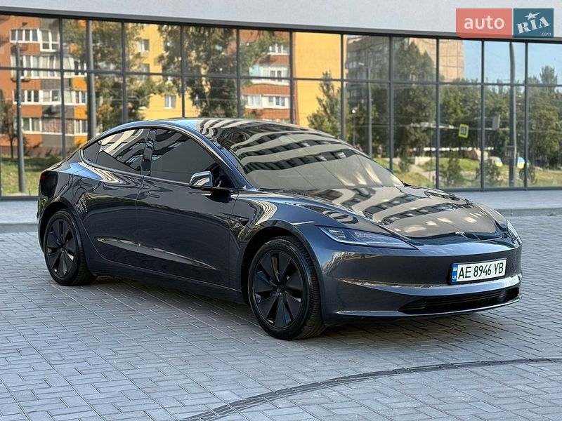 Седан Tesla Model 3 2024 в Дніпрі