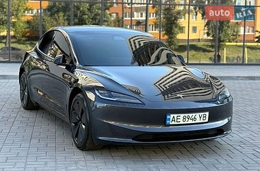 Седан Tesla Model 3 2024 в Днепре