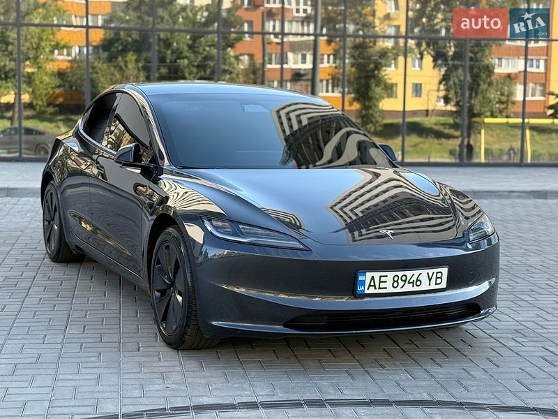 Седан Tesla Model 3 2024 в Днепре