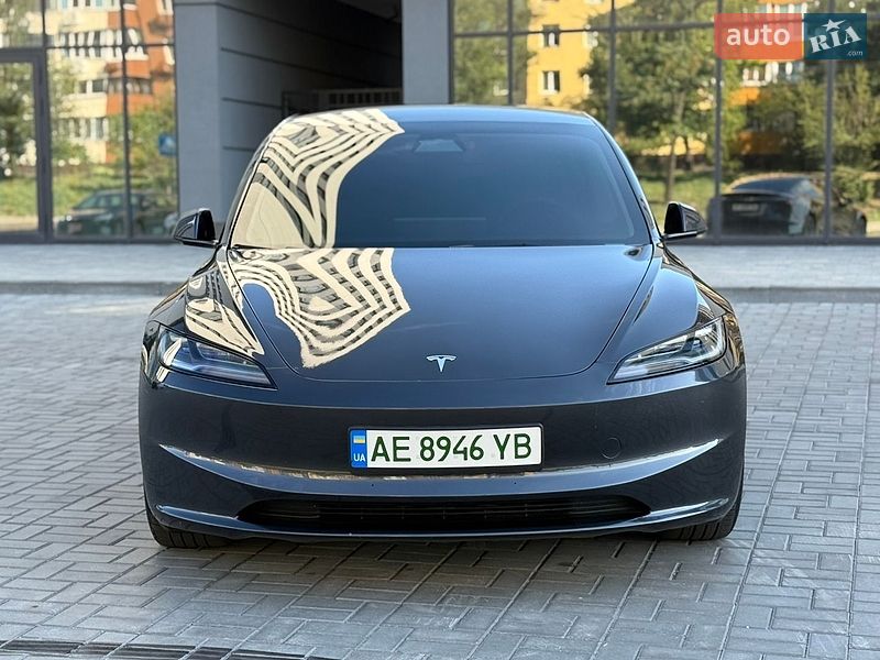 Седан Tesla Model 3 2024 в Днепре