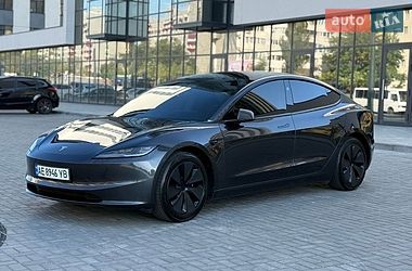 Седан Tesla Model 3 2024 в Днепре
