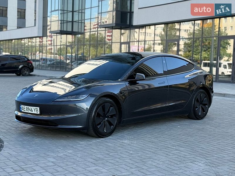 Седан Tesla Model 3 2024 в Днепре