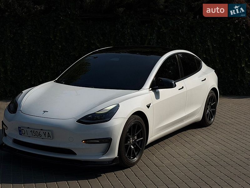Седан Tesla Model 3 2021 в Одессе