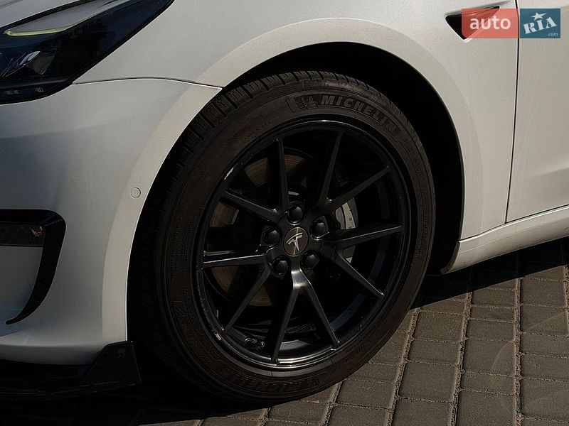 Седан Tesla Model 3 2021 в Одессе