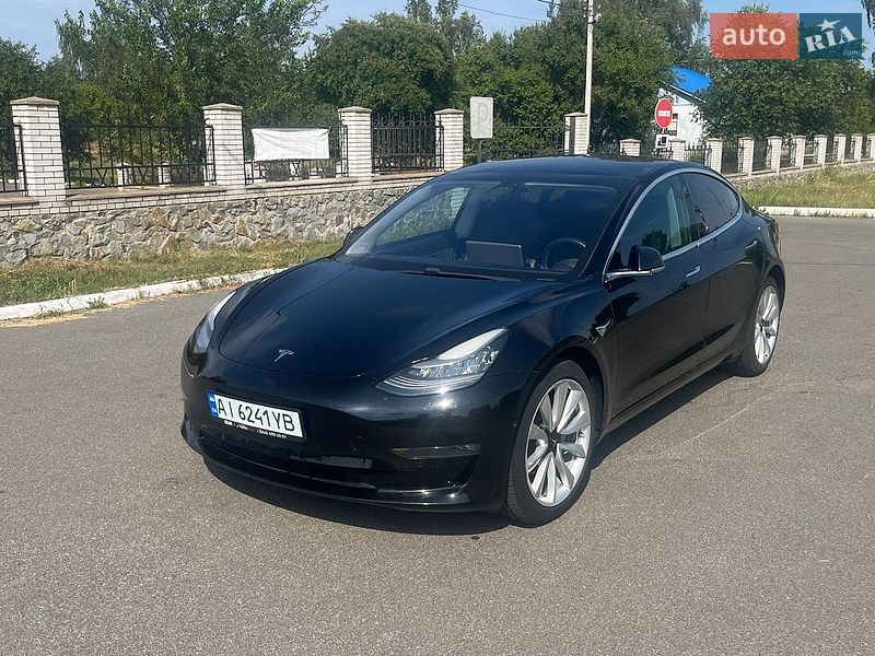 Седан Tesla Model 3 2018 в Барышевке