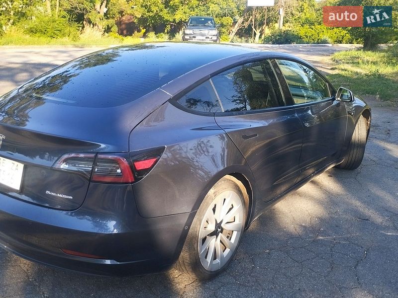 Седан Tesla Model 3 2022 в Кривому Розі