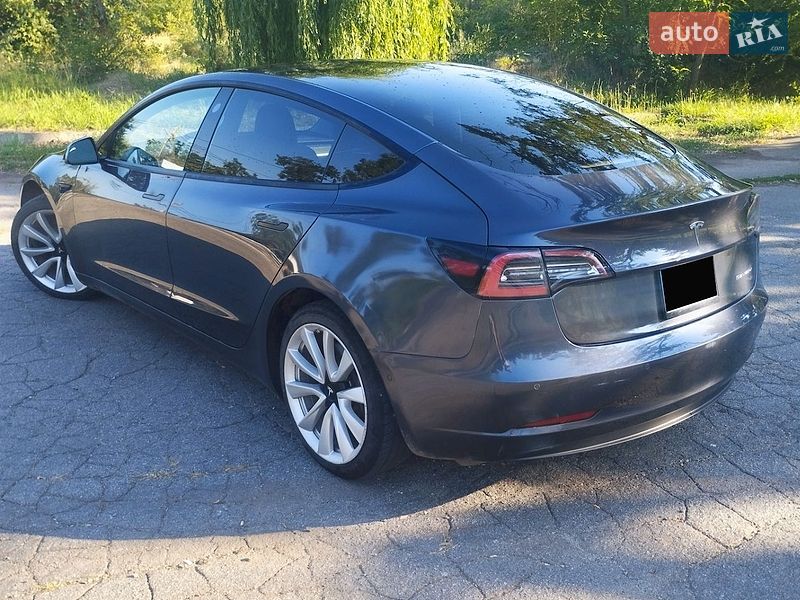 Седан Tesla Model 3 2022 в Кривому Розі