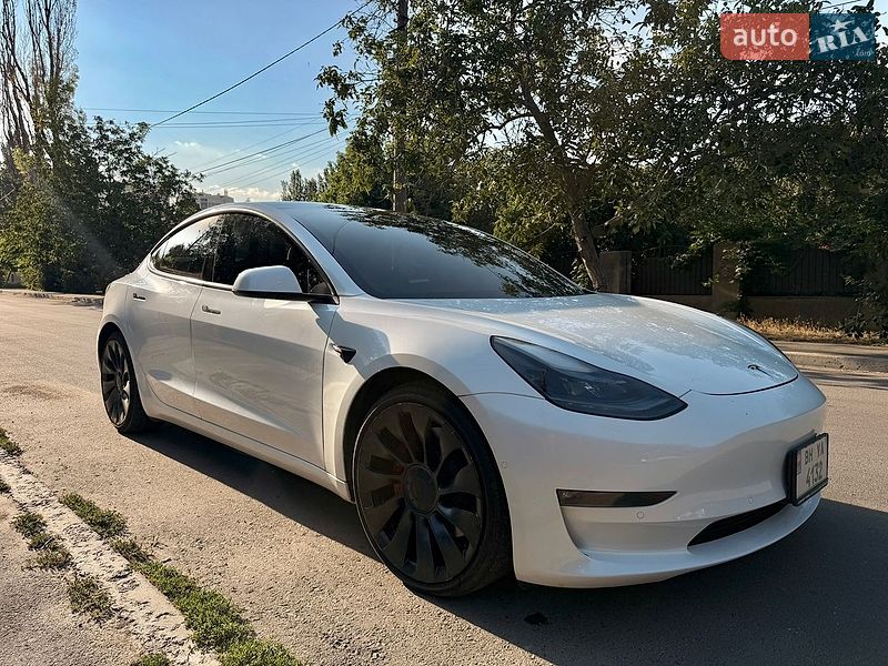 Седан Tesla Model 3 2021 в Одессе