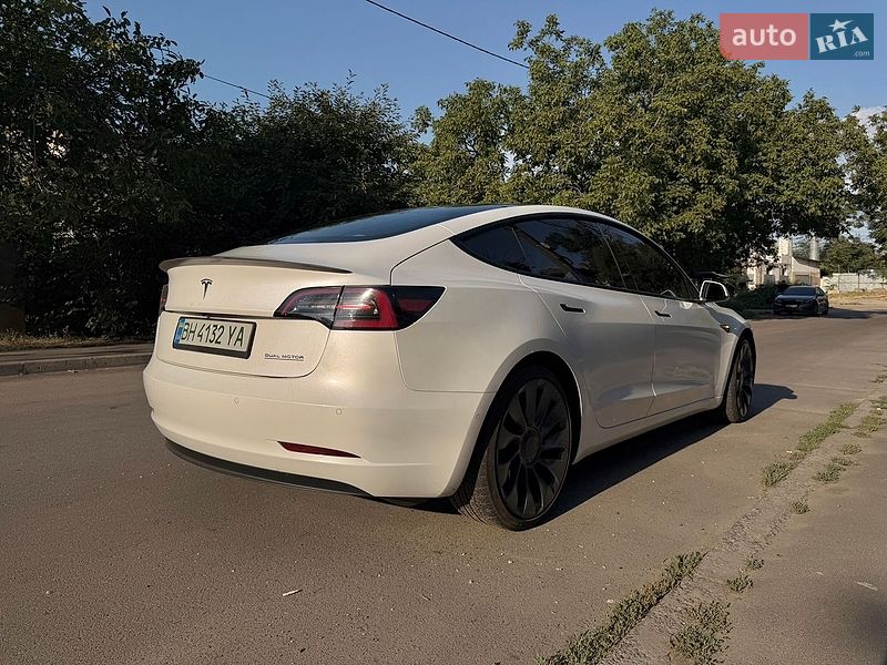 Седан Tesla Model 3 2021 в Одессе