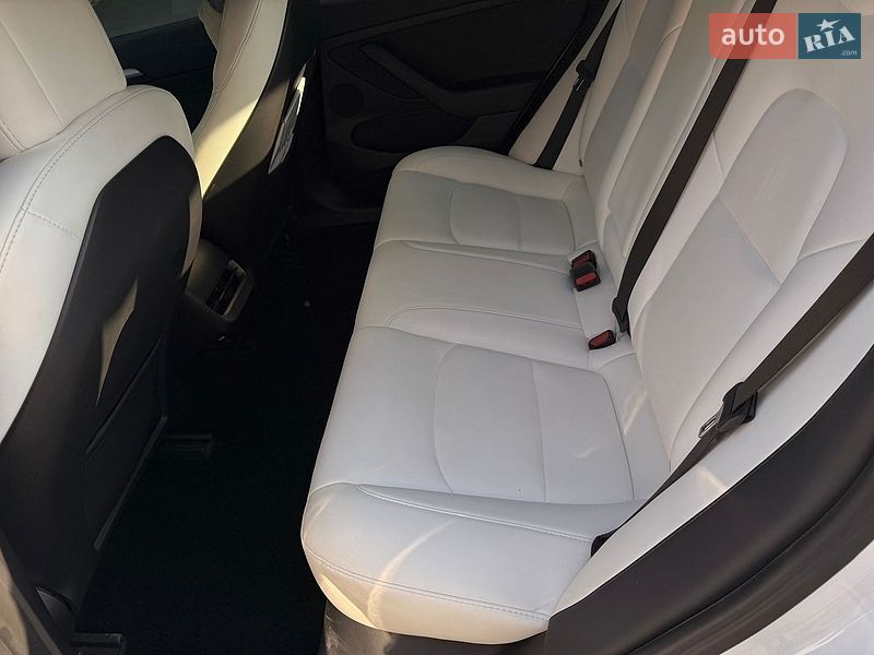 Седан Tesla Model 3 2021 в Одессе