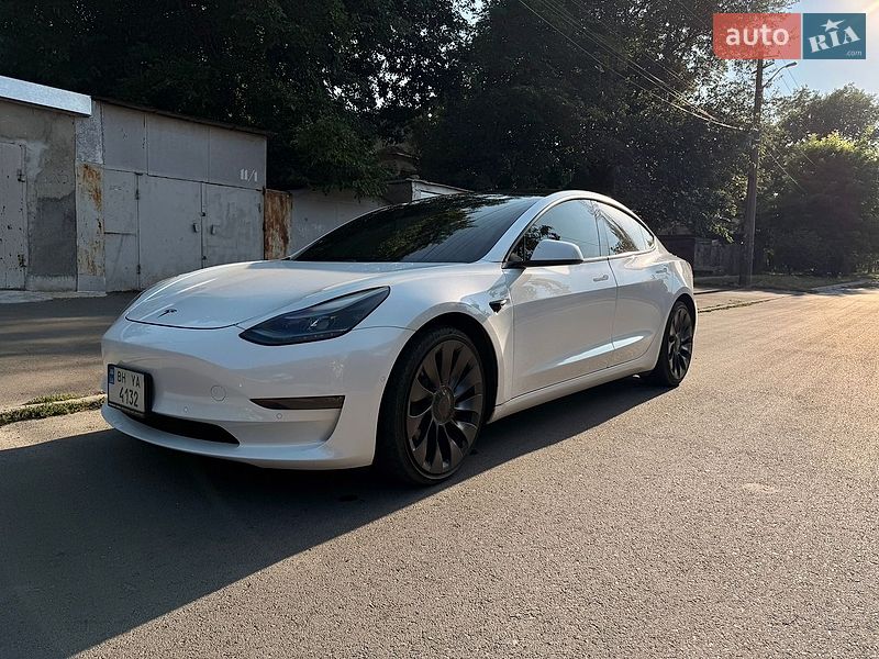 Седан Tesla Model 3 2021 в Одессе