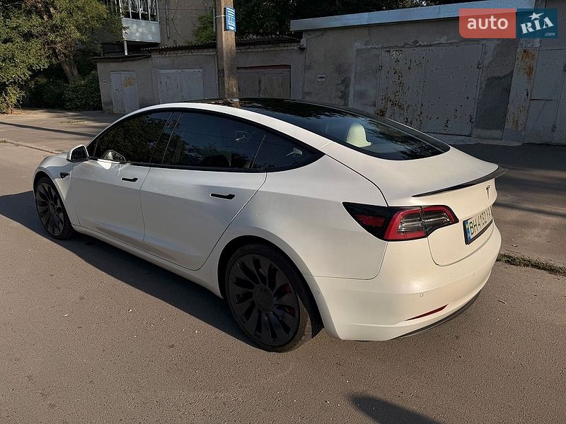 Седан Tesla Model 3 2021 в Одессе