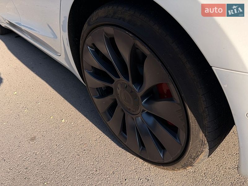 Седан Tesla Model 3 2021 в Одессе