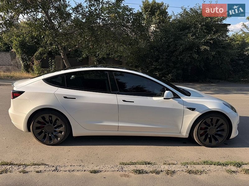 Седан Tesla Model 3 2021 в Одессе