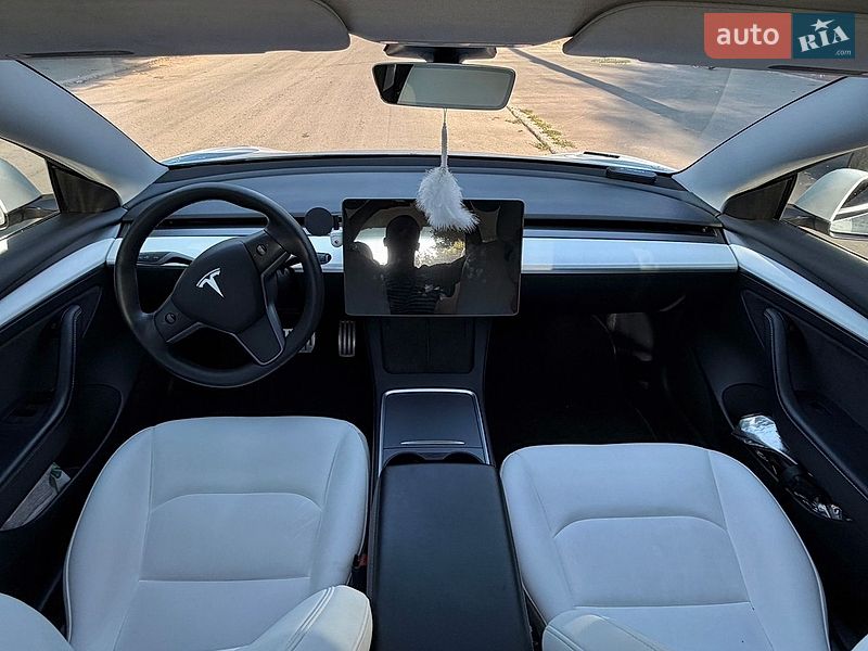 Седан Tesla Model 3 2021 в Одессе