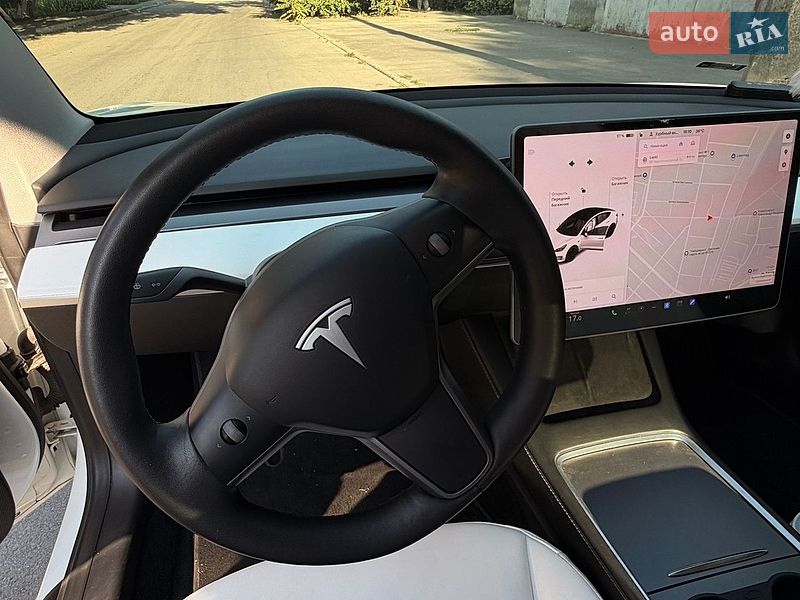Седан Tesla Model 3 2021 в Одессе