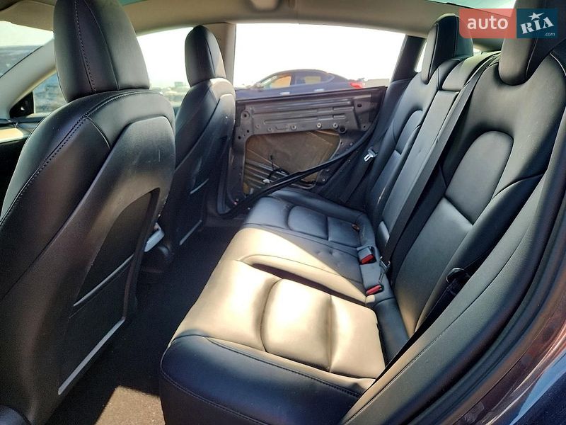 Седан Tesla Model 3 2023 в Львові фото 10 Седан Tesla Model 3 2023 в Львові