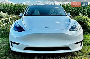 Седан Tesla Model 3 2022 в Виннице