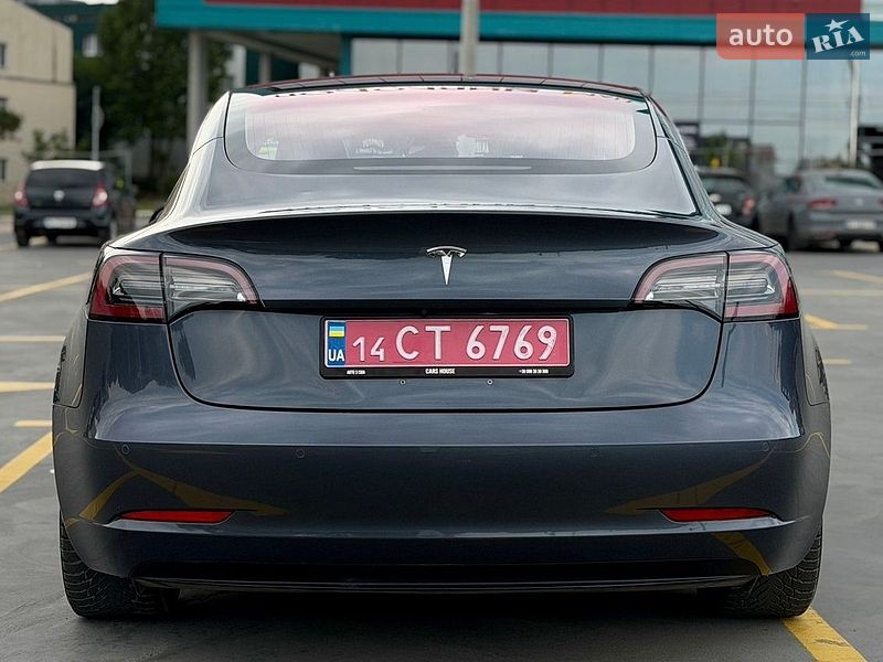 Седан Tesla Model 3 2018 в Тернополе