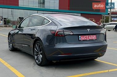 Седан Tesla Model 3 2018 в Тернополе