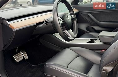 Седан Tesla Model 3 2018 в Тернополе
