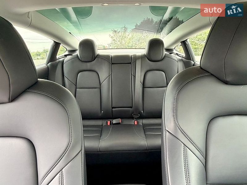 Седан Tesla Model 3 2018 в Тернополе