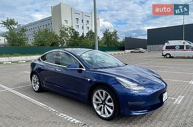 tesla model-3 2019 в Вишгород від професійного продавця Андрій