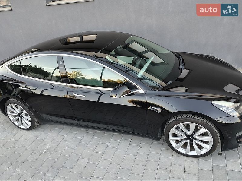 Седан Tesla Model 3 2019 в Ивано-Франковске фото Седан Tesla Model 3 2019 в Ивано-Франковске
