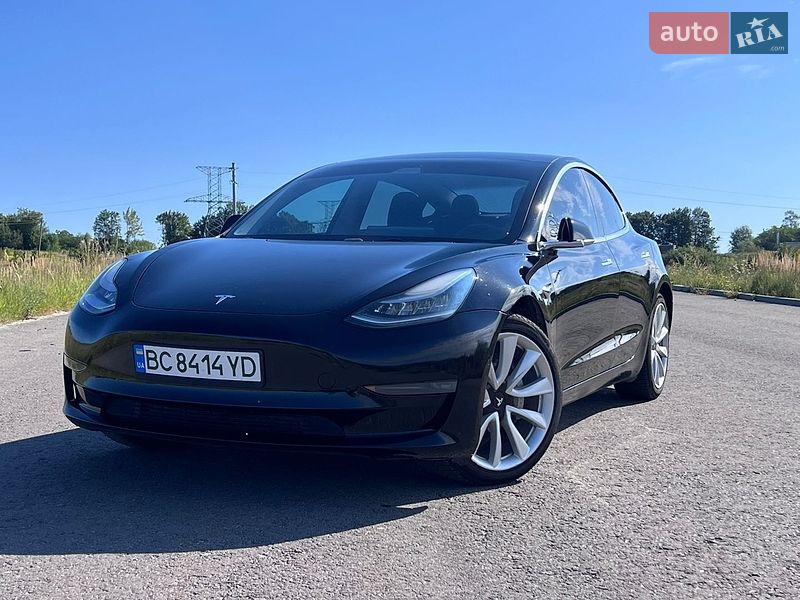 Седан Tesla Model 3 2020 в Дрогобыче