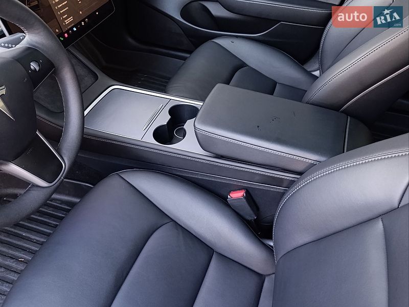 Седан Tesla Model 3 2023 в Харькове