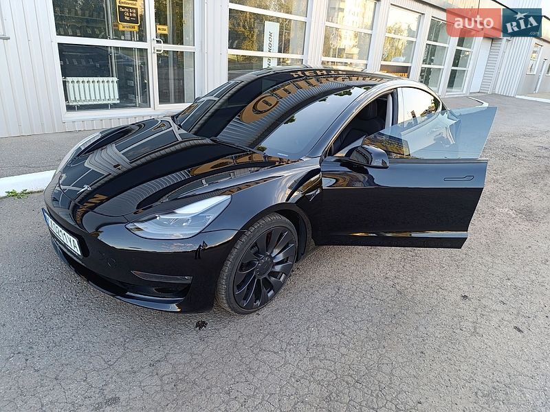 Седан Tesla Model 3 2023 в Харькове