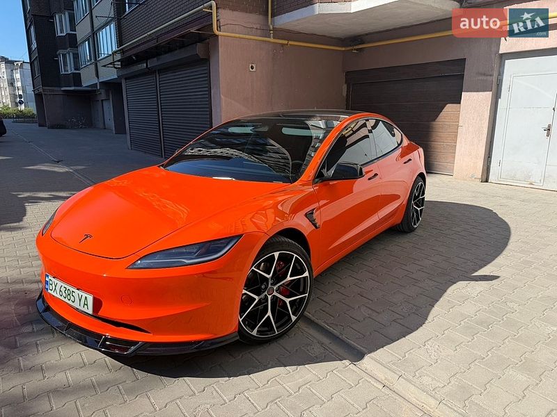 Седан Tesla Model 3 2024 в Хмельницком