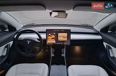 Седан Tesla Model 3 2018 в Рівному