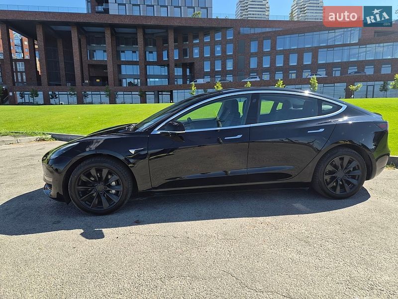 Седан Tesla Model 3 2019 в Дніпрі