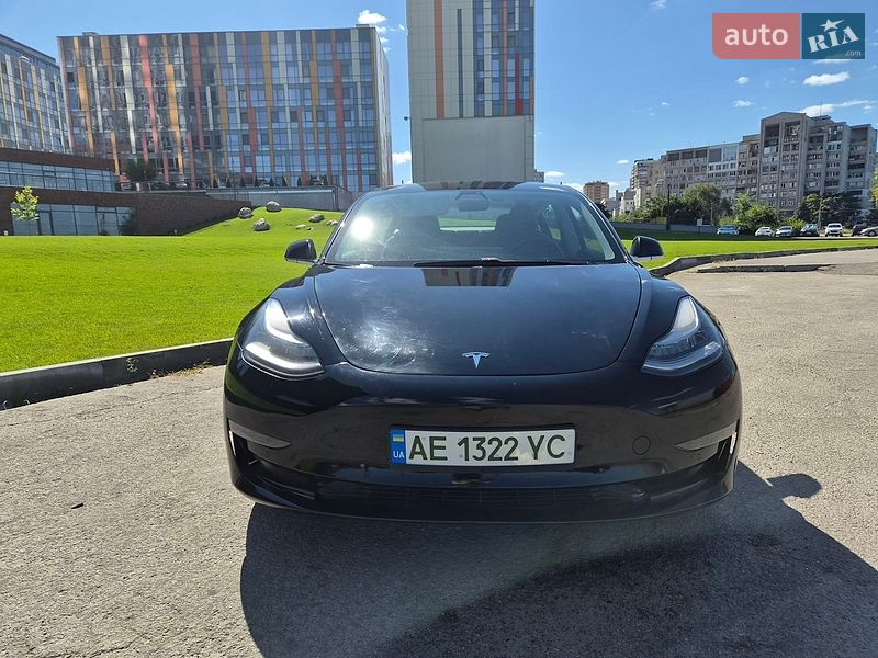 Седан Tesla Model 3 2019 в Дніпрі
