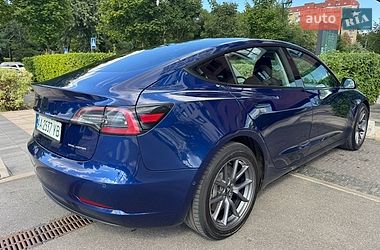 Седан Tesla Model 3 2022 в Киеве