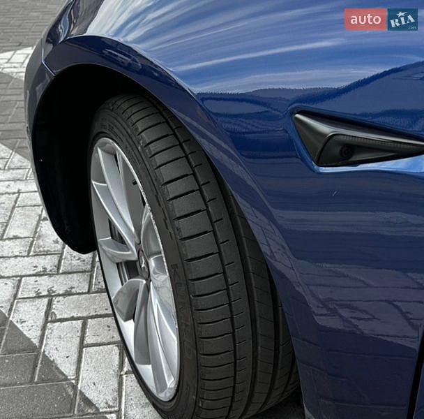 Седан Tesla Model 3 2020 в Львове