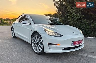 Седан Tesla Model 3 2020 в Житомире