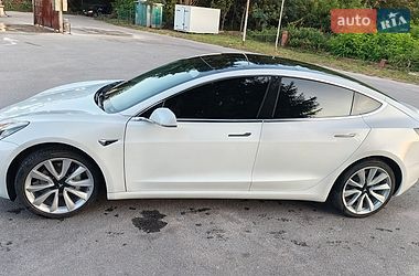 Седан Tesla Model 3 2020 в Житомире
