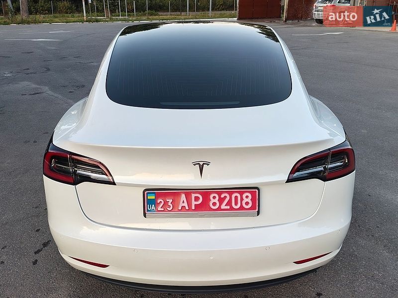 Седан Tesla Model 3 2020 в Житомире