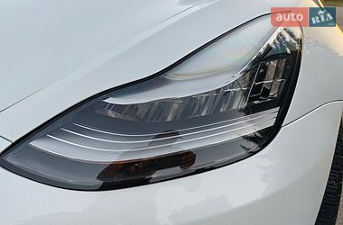 Седан Tesla Model 3 2020 в Житомире