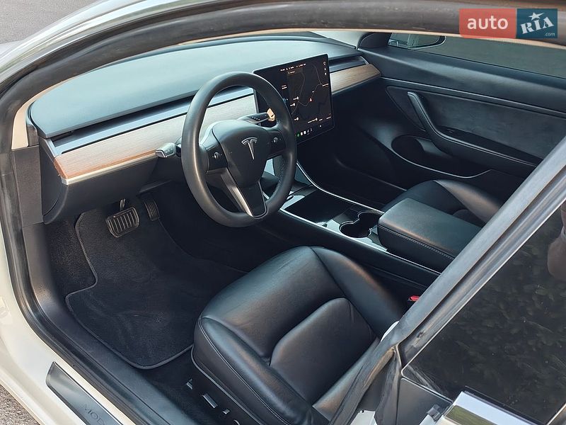 Седан Tesla Model 3 2020 в Киеве фото 12 Седан Tesla Model 3 2020 в Киеве