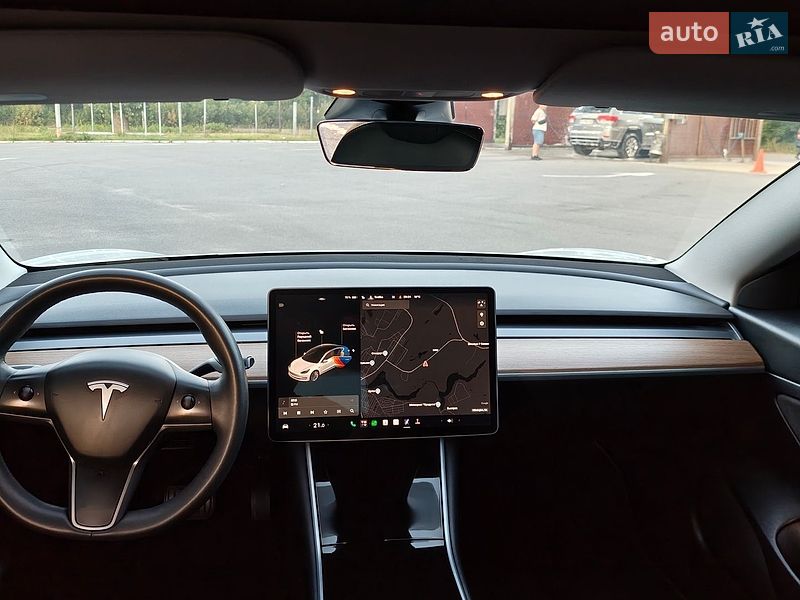 Седан Tesla Model 3 2020 в Житомире