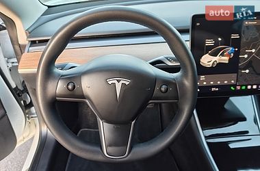 Седан Tesla Model 3 2020 в Житомире