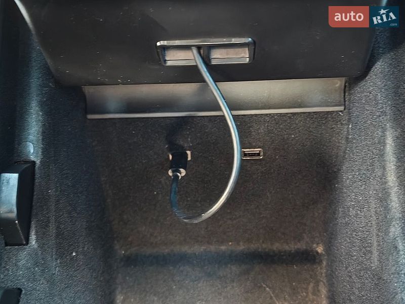 Седан Tesla Model 3 2020 в Житомире